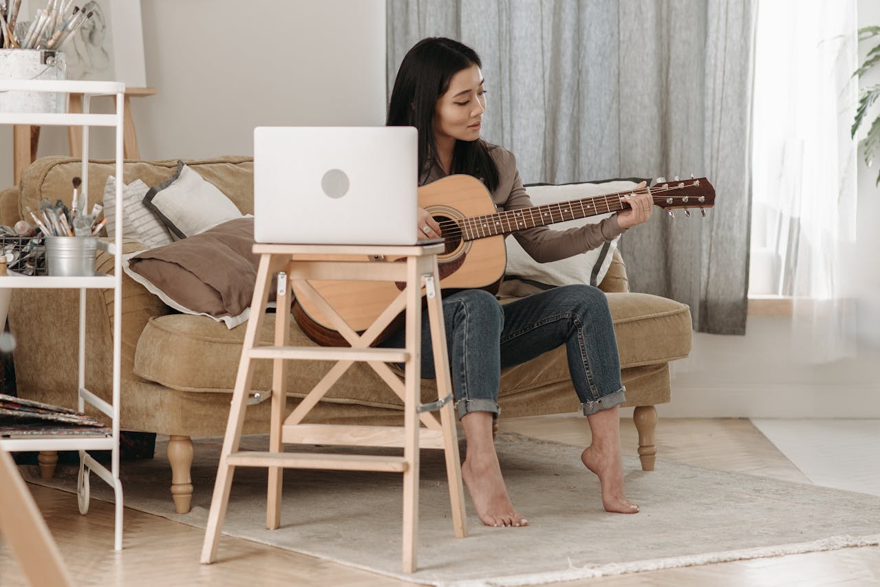Best Online Guitar Classes in India